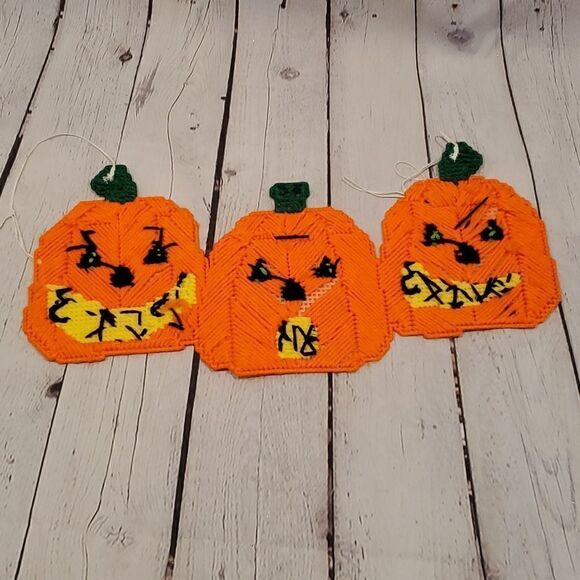 Vintage handmade pumpkin decor - Picture 2 of 3